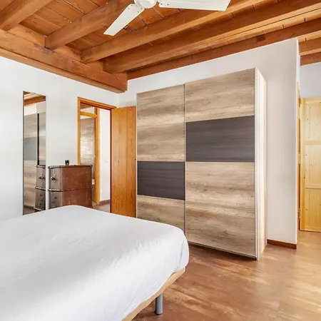 Casa En Triana Con Terraza Privada